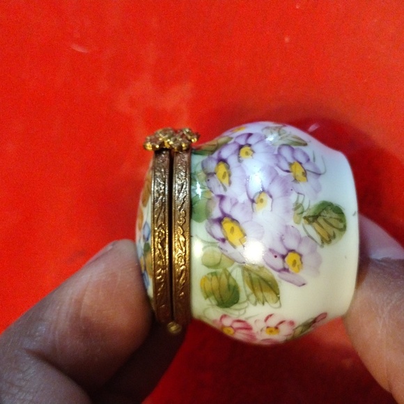 Authentic Limoges handpainted porcelain - Picture 6 of 8